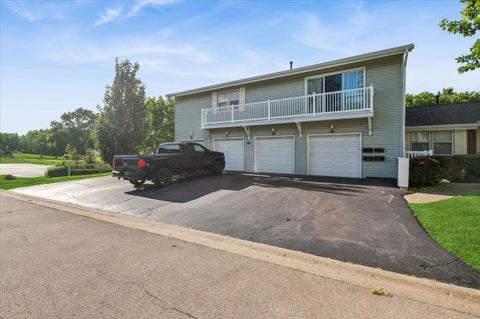 Tiny photo for 185 College Drive #B, Bloomingdale, IL 60108 (MLS # 12746002)