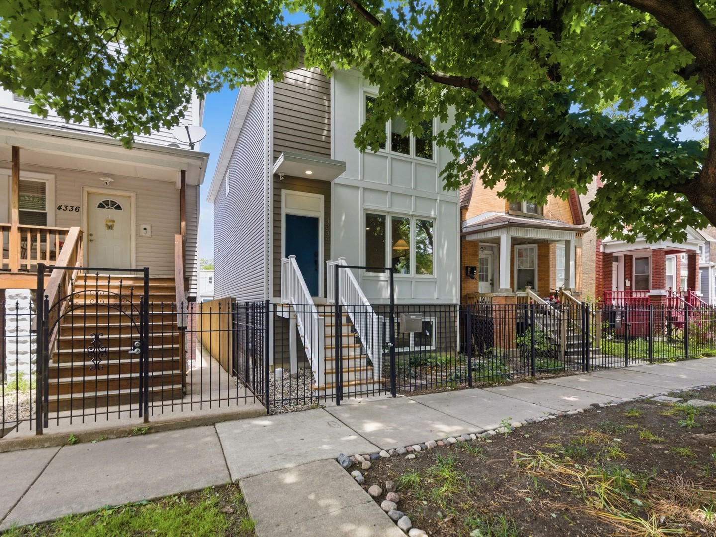 4334 W Shakespeare Avenue