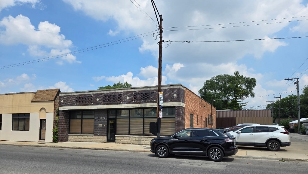 4220-4228 W Montrose Avenue