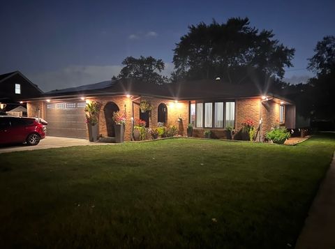 Tiny photo for 8100 Lorel Avenue, Burbank, IL 60459 (MLS # 12614534)