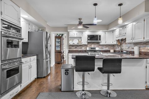 Tiny photo for 8100 Lorel Avenue, Burbank, IL 60459 (MLS # 12614534)