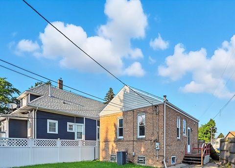 Tiny photo for 3310 Highland Avenue, Berwyn, IL 60402 (MLS # 12445410)