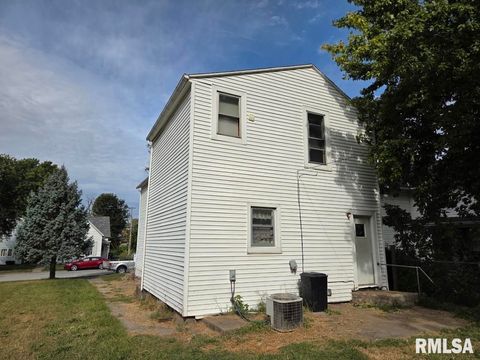 Tiny photo for 1324 N 9TH Street, Quincy, IL 62301 (MLS # QC4266714)