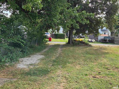 Tiny photo for 1324 N 9TH Street, Quincy, IL 62301 (MLS # QC4266714)