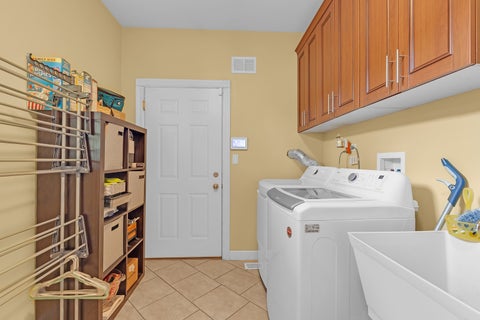 Tiny photo for 106 N Kenilworth Avenue, Mount Prospect, IL 60056 (MLS # 12743807)