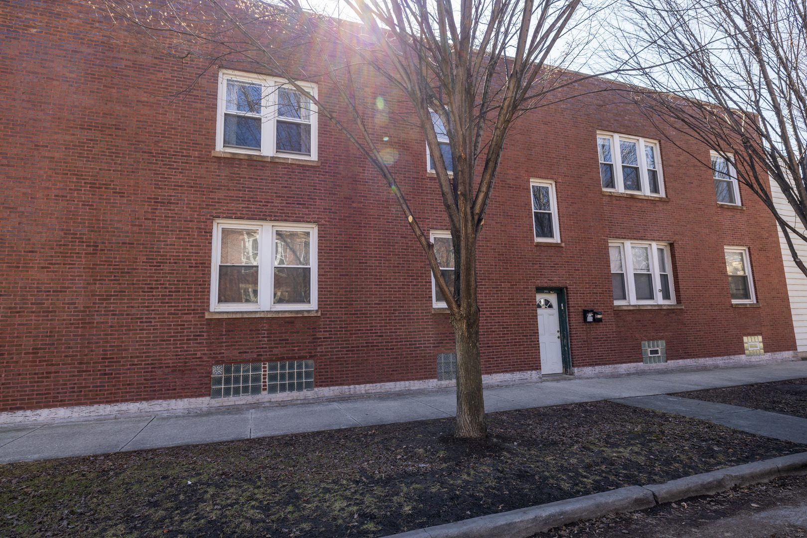 2648 N Francisco Avenue