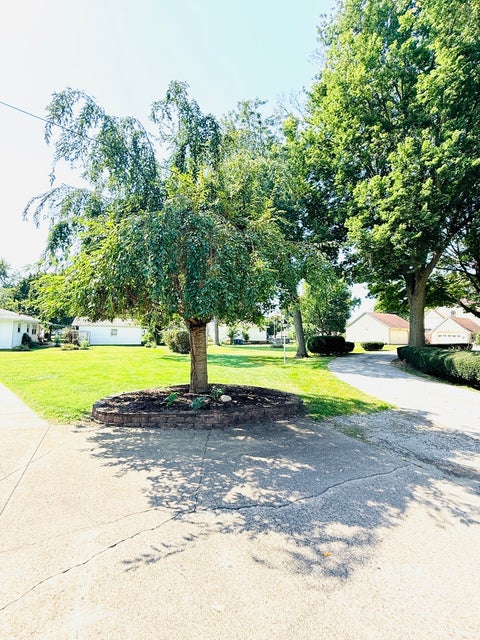 Tiny photo for 525 E Honeywell Street, Hoopeston, IL 60942 (MLS # 12728285)