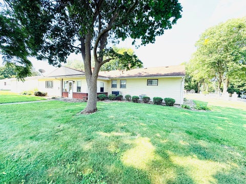 Tiny photo for 525 E Honeywell Street, Hoopeston, IL 60942 (MLS # 12728285)