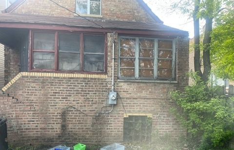 Tiny photo for 6643 S Wood Street, Chicago, IL 60636 (MLS # 12531652)