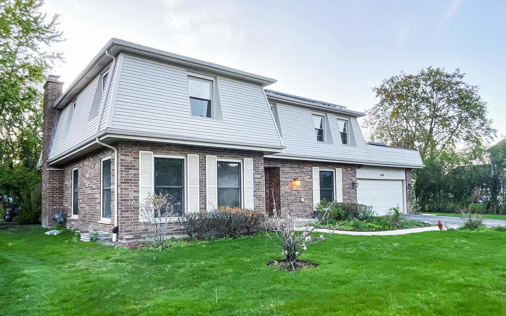 1640 Barry Lane