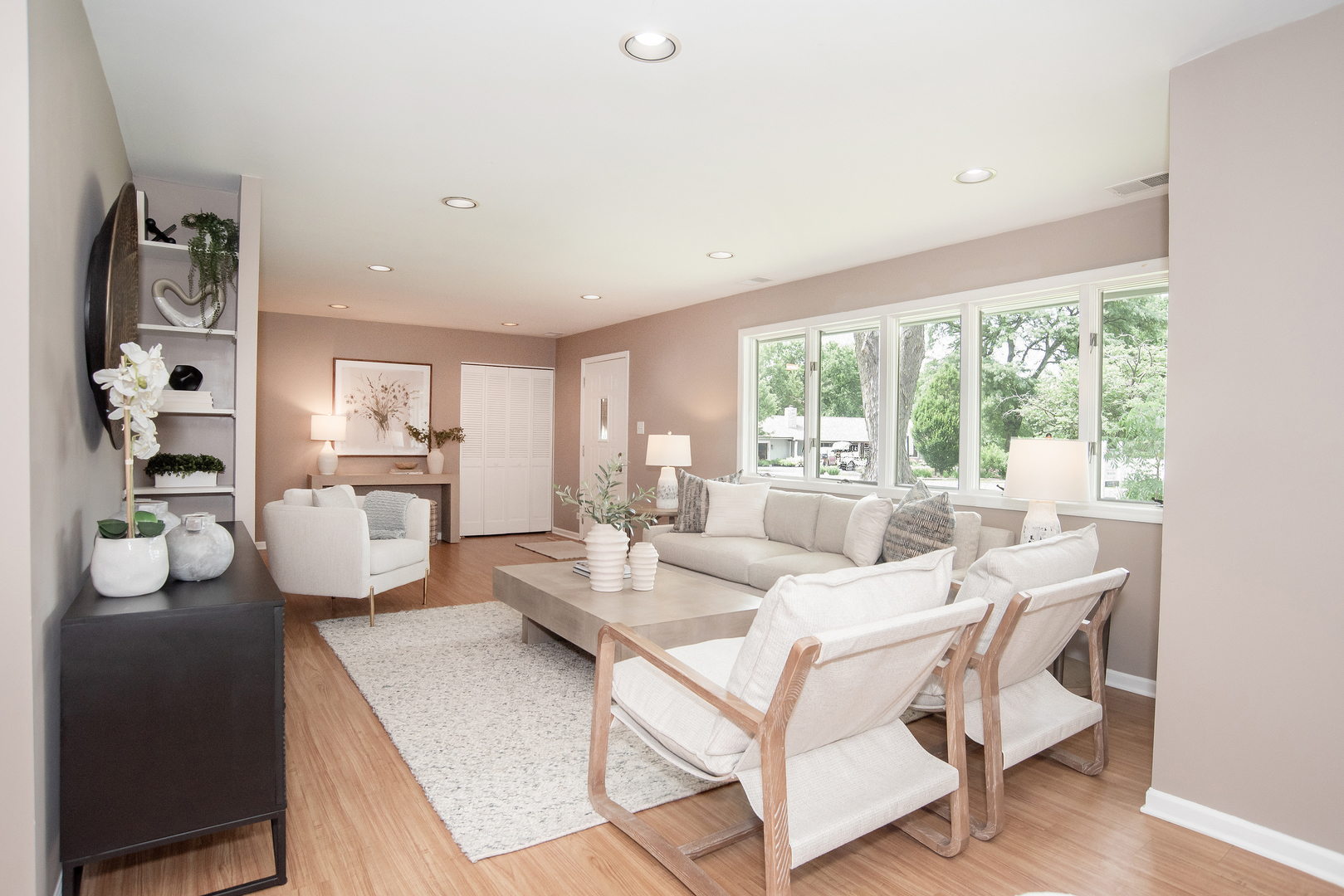 1903 W 58th Place