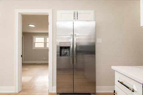 Tiny photo for 7715 New England Avenue, Burbank, IL 60459 (MLS # 12558646)