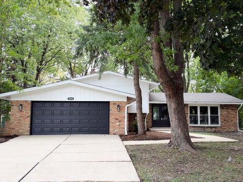 Photo of 28W555 Leverenz Road, Naperville, IL 60564 (MLS # 12744662)