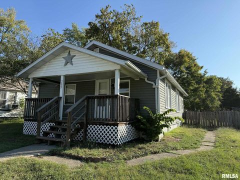 Tiny photo for 205 N PLUM Street, Desoto, IL 62924 (MLS # QC4268842)