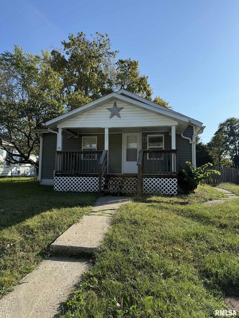 Tiny photo for 205 N PLUM Street, Desoto, IL 62924 (MLS # QC4268842)