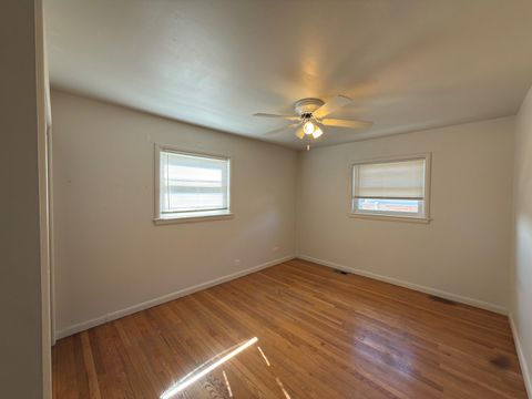 Tiny photo for 10 Linden Avenue, Buffalo Grove, IL 60089 (MLS # 12580254)