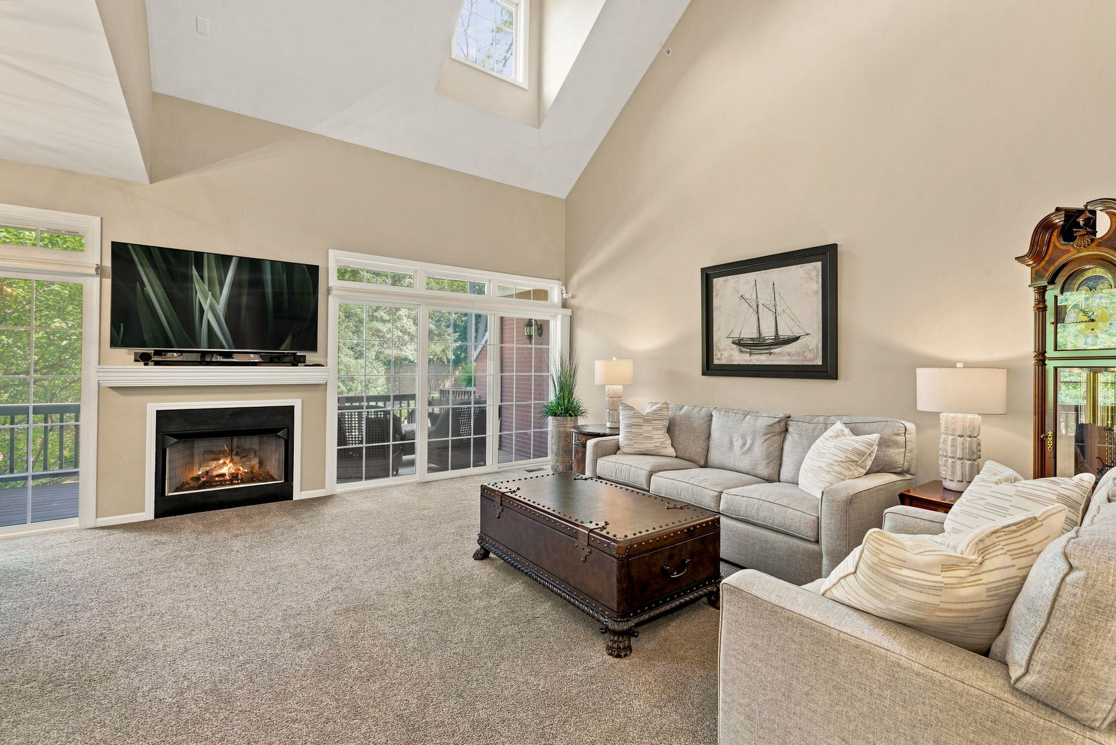 55 Lakebreeze Court