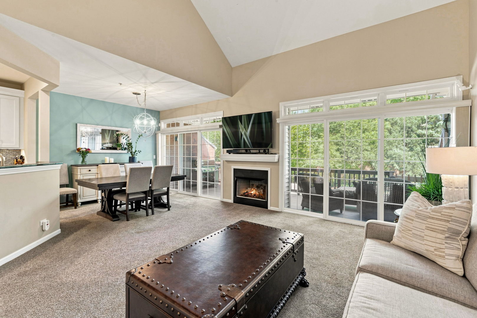 55 Lakebreeze Court