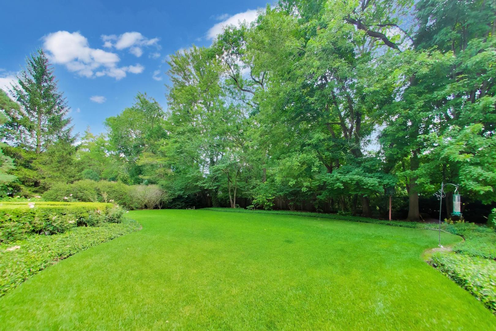 197 N Green Bay Road