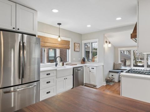 Tiny photo for 518 Vine Avenue, Park Ridge, IL 60068 (MLS # 12576762)