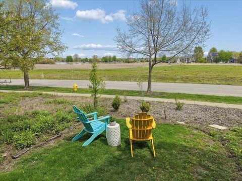 Tiny photo for 860 Blazing Star Road, Grayslake, IL 60030 (MLS # 12675236)