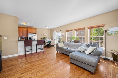 Tiny photo for 6637 W 64th Place, Chicago, IL 60638 (MLS # 12525585)