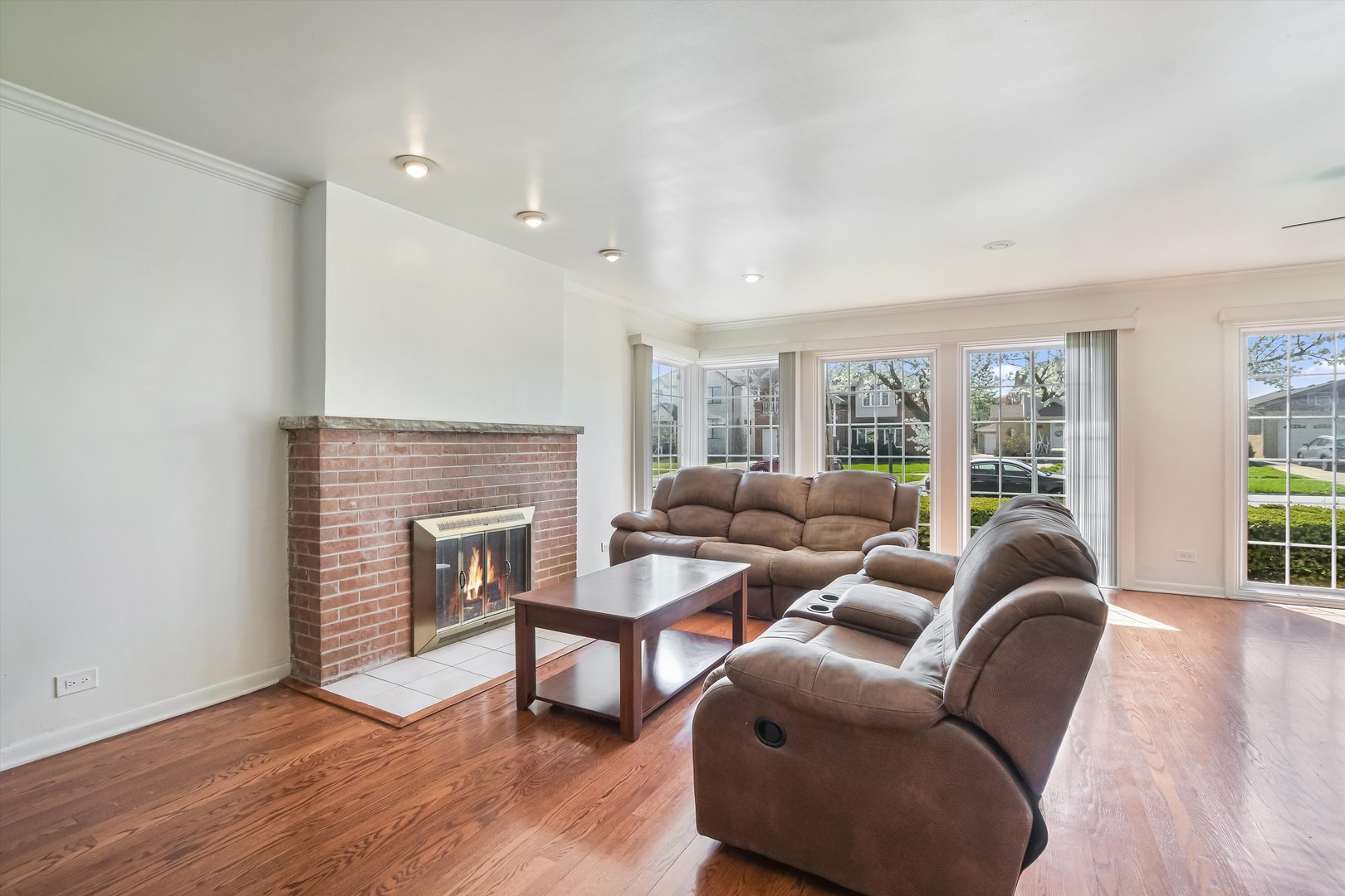 929 N Western Avenue