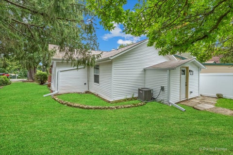 Tiny photo for 23475 N Summit Drive, Barrington, IL 60010 (MLS # 12785588)