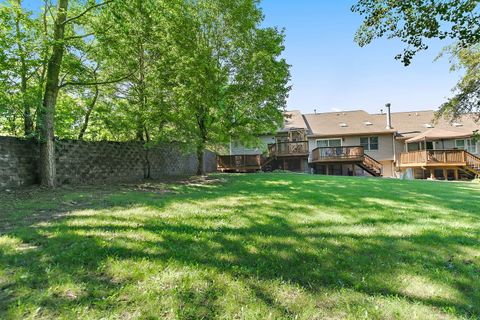 Tiny photo for 609 River Bluff Drive, Carpentersville, IL 60110 (MLS # 12687380)