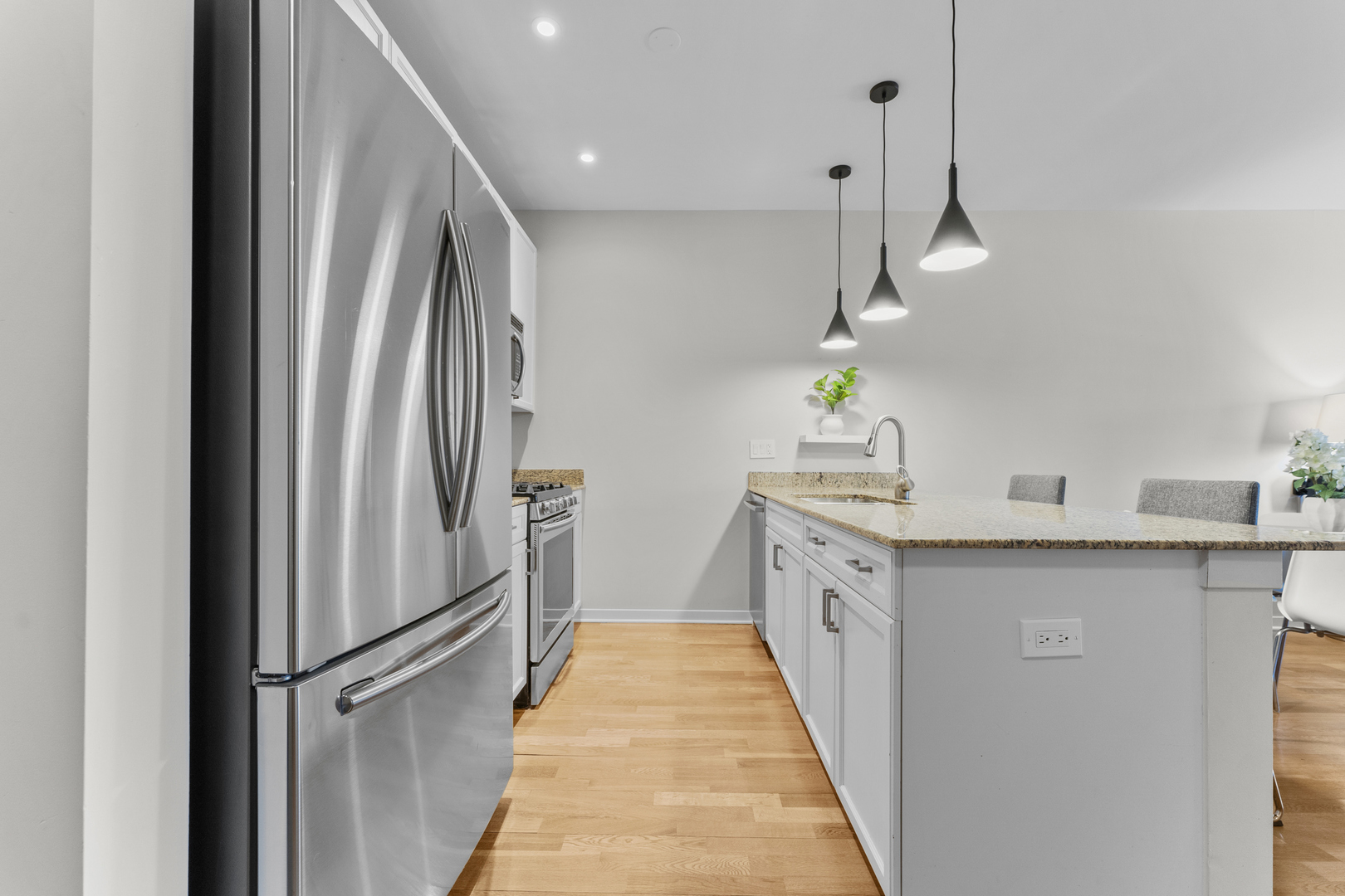 437 W Division Street 708