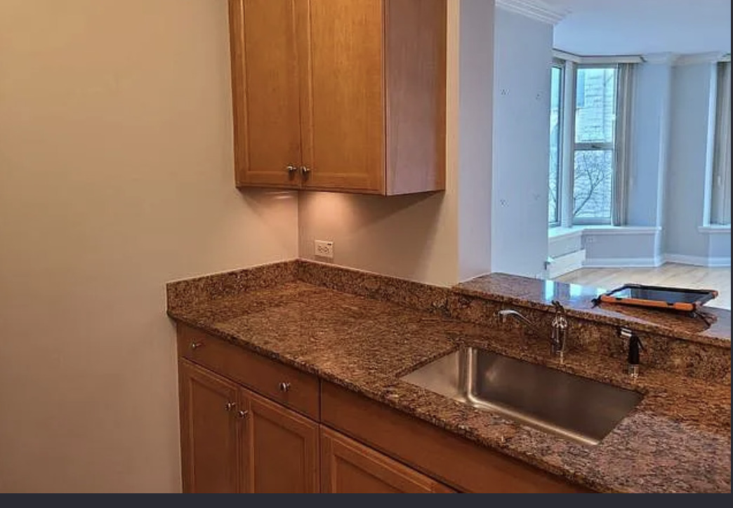25 E Superior Street 501