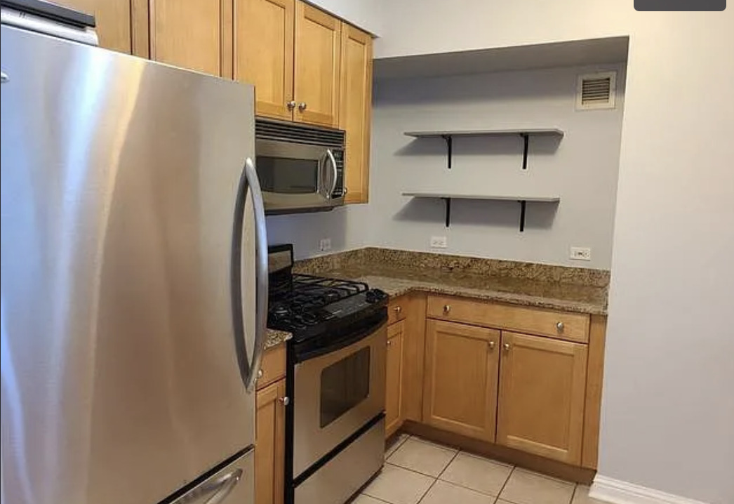 25 E Superior Street 501