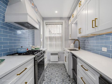 Tiny photo for 73 E Elm Street #4B, Chicago, IL 60611 (MLS # 12617520)