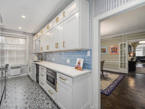 Tiny photo for 73 E Elm Street #4B, Chicago, IL 60611 (MLS # 12617520)