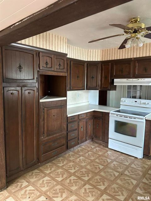 Tiny photo for 620 N 10TH Street, Herrin, IL 62948 (MLS # QC4268740)