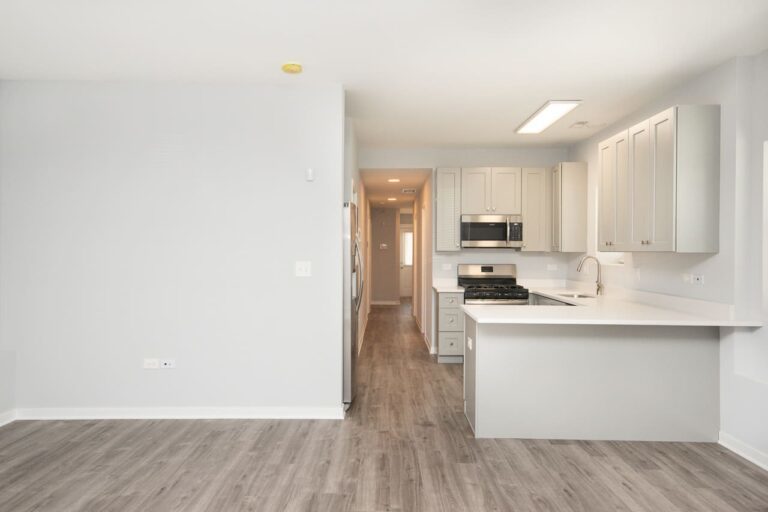 1813 W Cermak Road