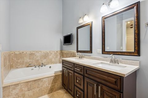 Tiny photo for 1528 W MONROE Street #200, Chicago, IL 60607 (MLS # 12494415)