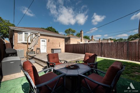 Tiny photo for 5831 S Meade Avenue, Chicago, IL 60638 (MLS # 12579635)