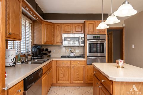 Tiny photo for 5831 S Meade Avenue, Chicago, IL 60638 (MLS # 12579635)