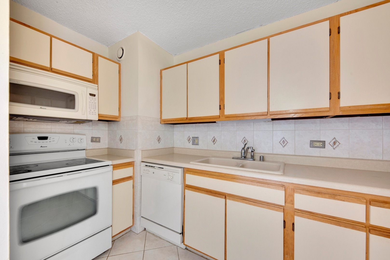 1122 N CLARK Street 2109