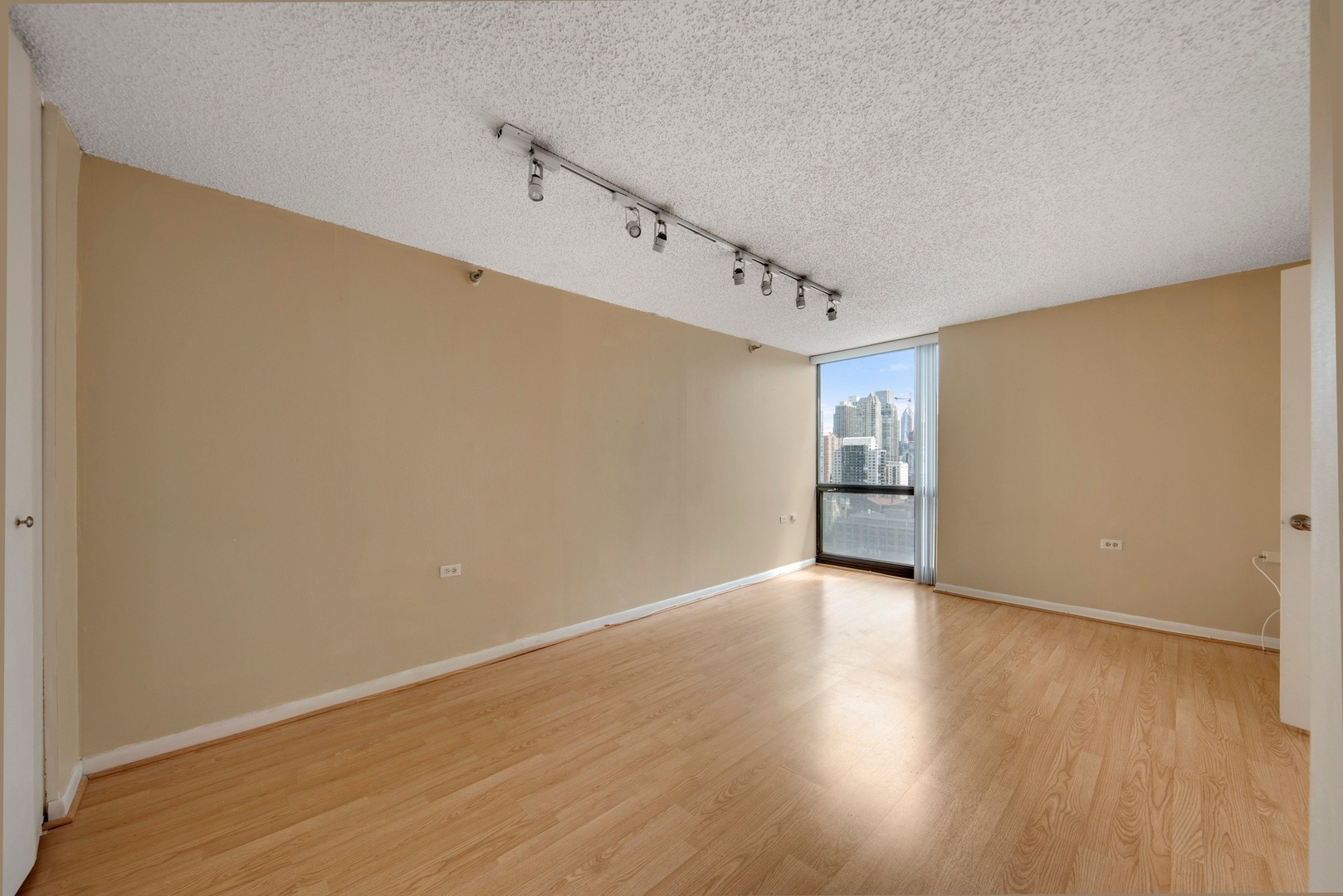 1122 N CLARK Street 2109