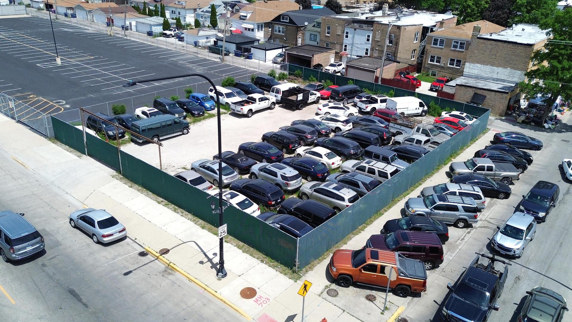 5000 W Cermak Road W