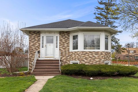 Photo of 202 S Pick Avenue, Elmhurst, IL 60126 (MLS # 12621879)