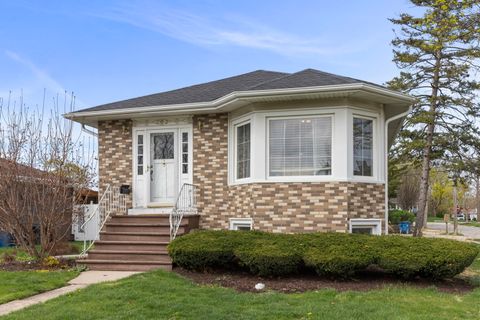 Tiny photo for 202 S Pick Avenue, Elmhurst, IL 60126 (MLS # 12621879)
