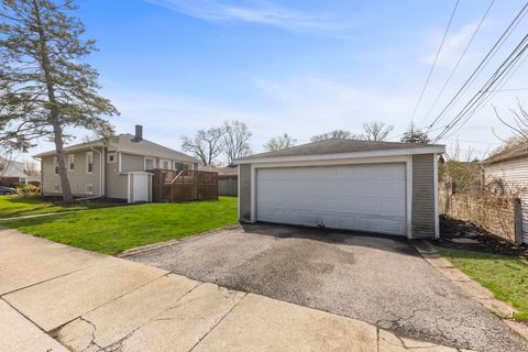 Tiny photo for 202 S Pick Avenue, Elmhurst, IL 60126 (MLS # 12621879)