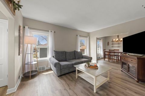 Tiny photo for 202 S Pick Avenue, Elmhurst, IL 60126 (MLS # 12621879)