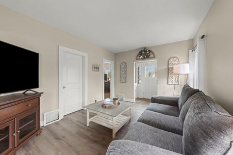 Tiny photo for 202 S Pick Avenue, Elmhurst, IL 60126 (MLS # 12621879)