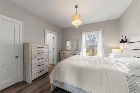 Tiny photo for 202 S Pick Avenue, Elmhurst, IL 60126 (MLS # 12621879)