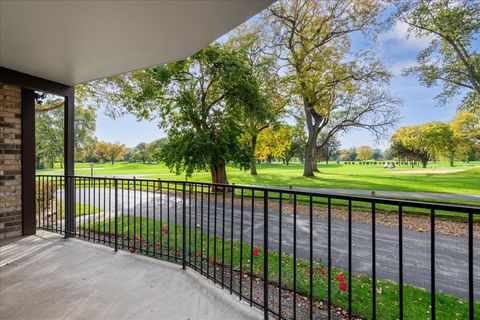 Tiny photo for 1400 N Yarmouth Place #113, Mount Prospect, IL 60056 (MLS # 12496023)