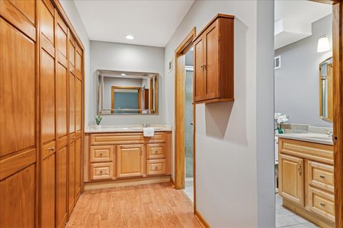 Tiny photo for 1400 N Yarmouth Place #113, Mount Prospect, IL 60056 (MLS # 12496023)